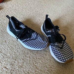 New Balance Houndstooth shoes